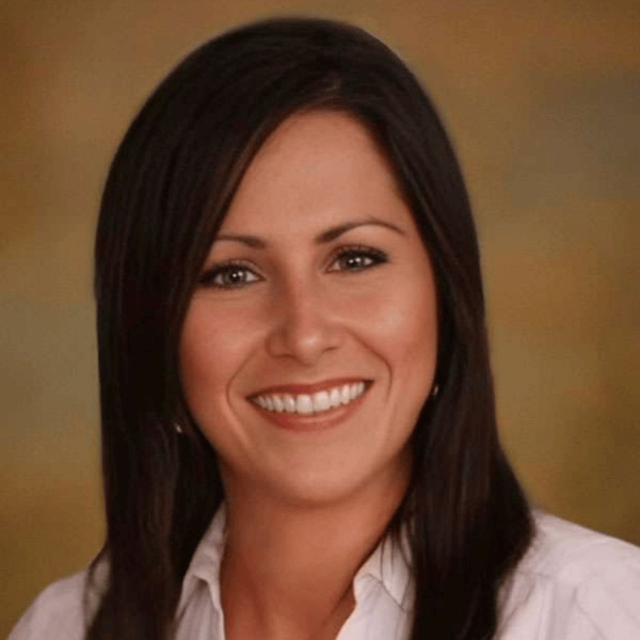 Betsy Iles Natchez, MS Real Estate Agent Headshot