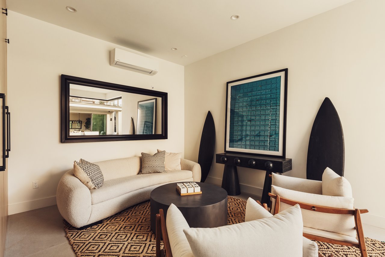 2115 Walnut Ave, Venice