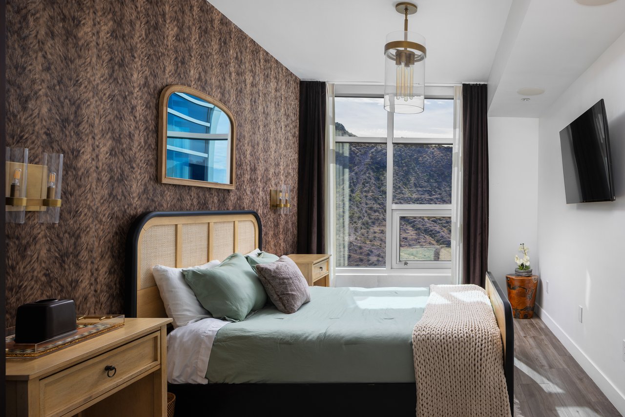 140 E RIO SALADO Parkway 1201