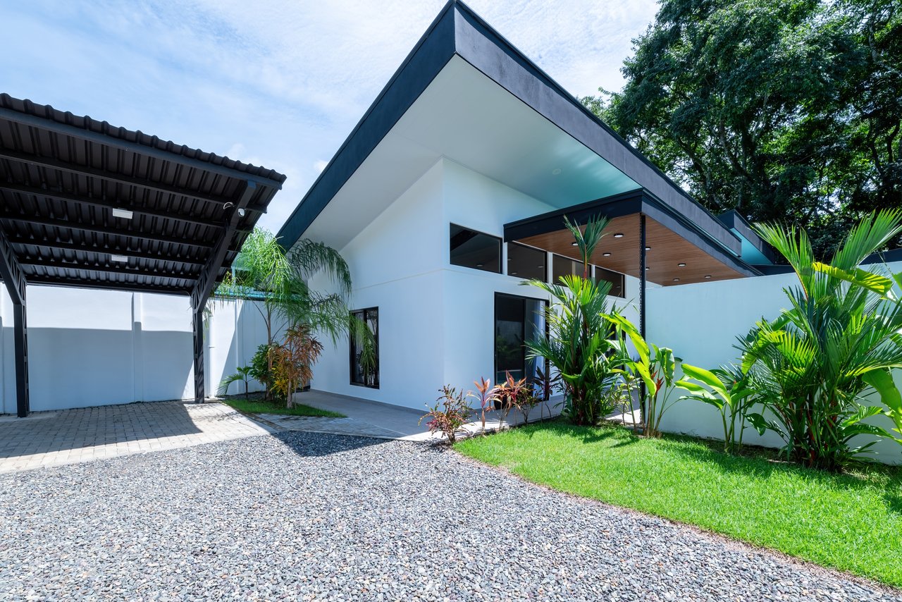 Villa Selva – Just Steps from the Chaman Beach 