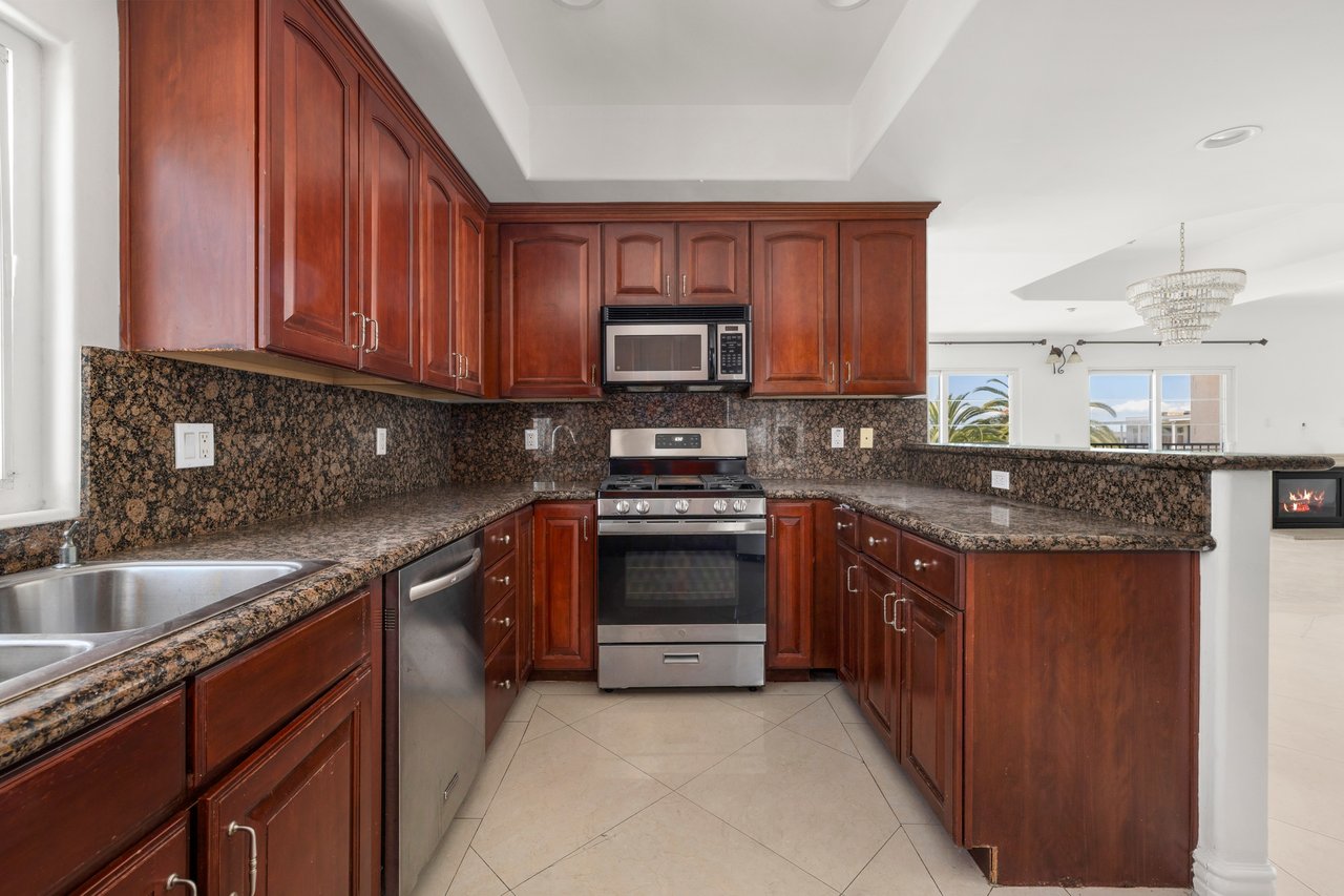 8555 Cashio St Unit: PH 4