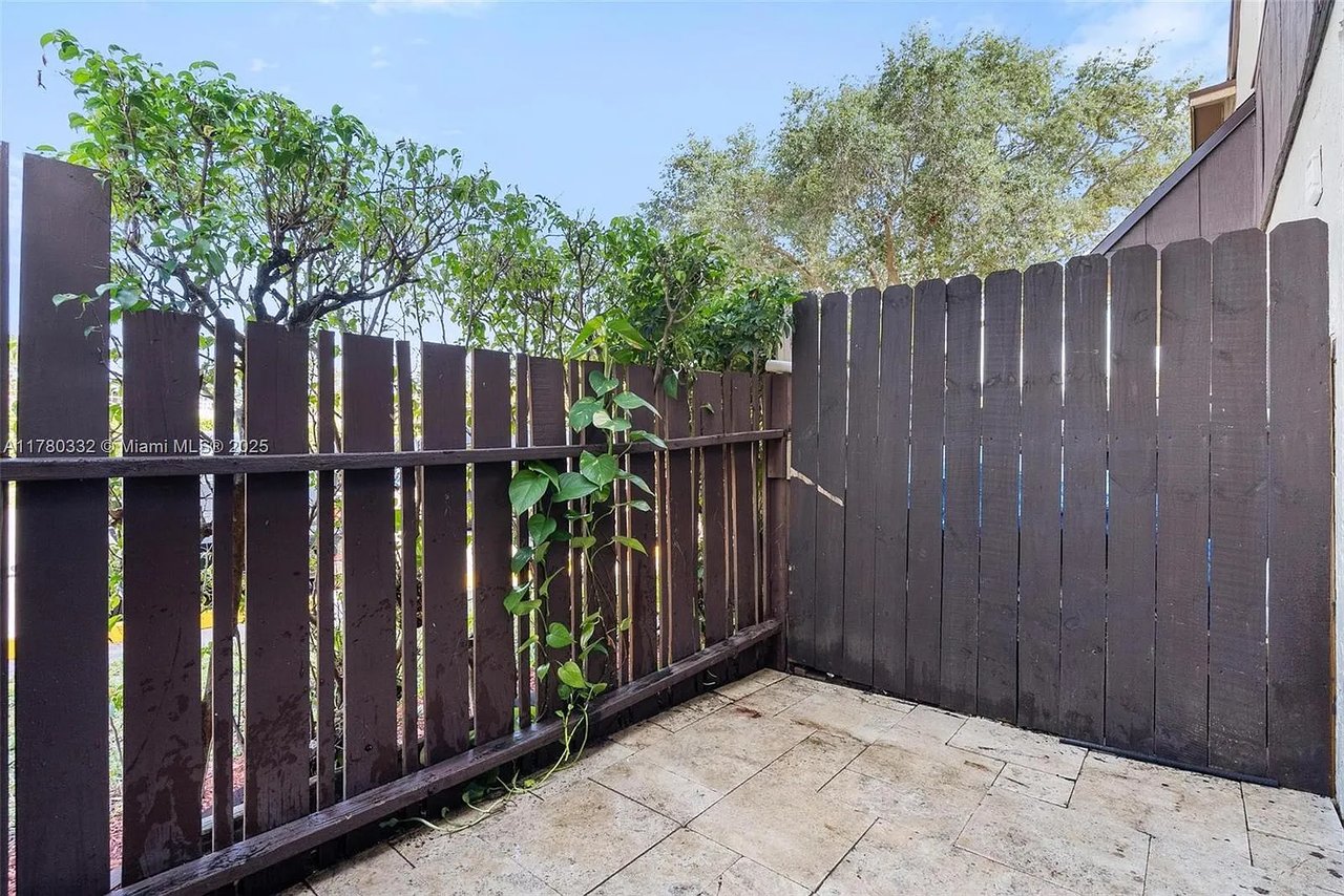 3200 NW 5th Ter Apt 33