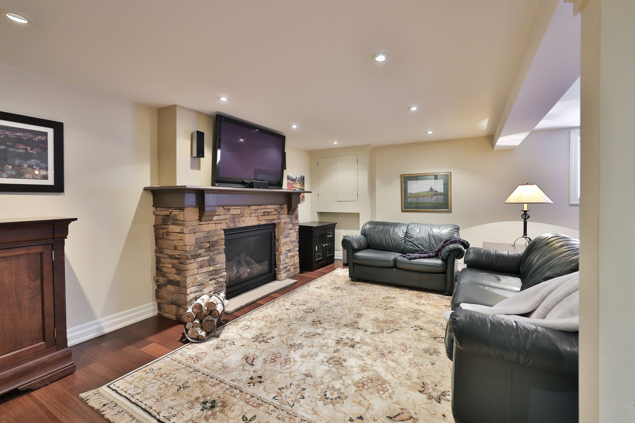 502 Bohemia Crescent, Oakville