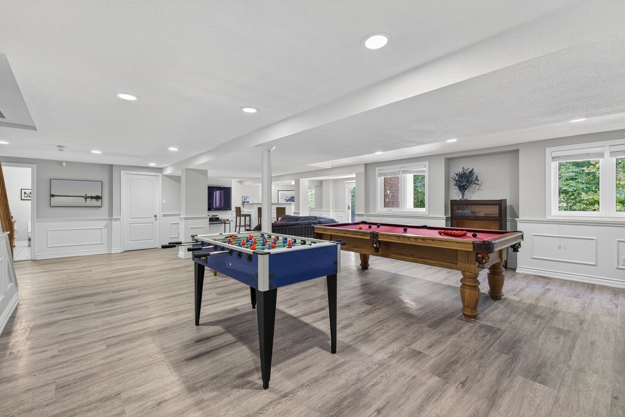 6 Falling Leaf Crt, Aurora