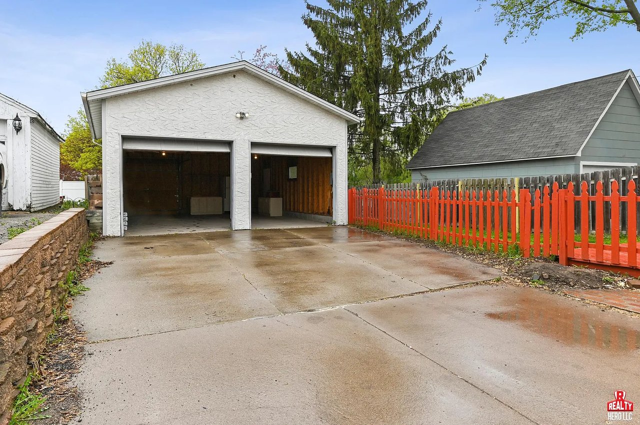 825 Allen Ave