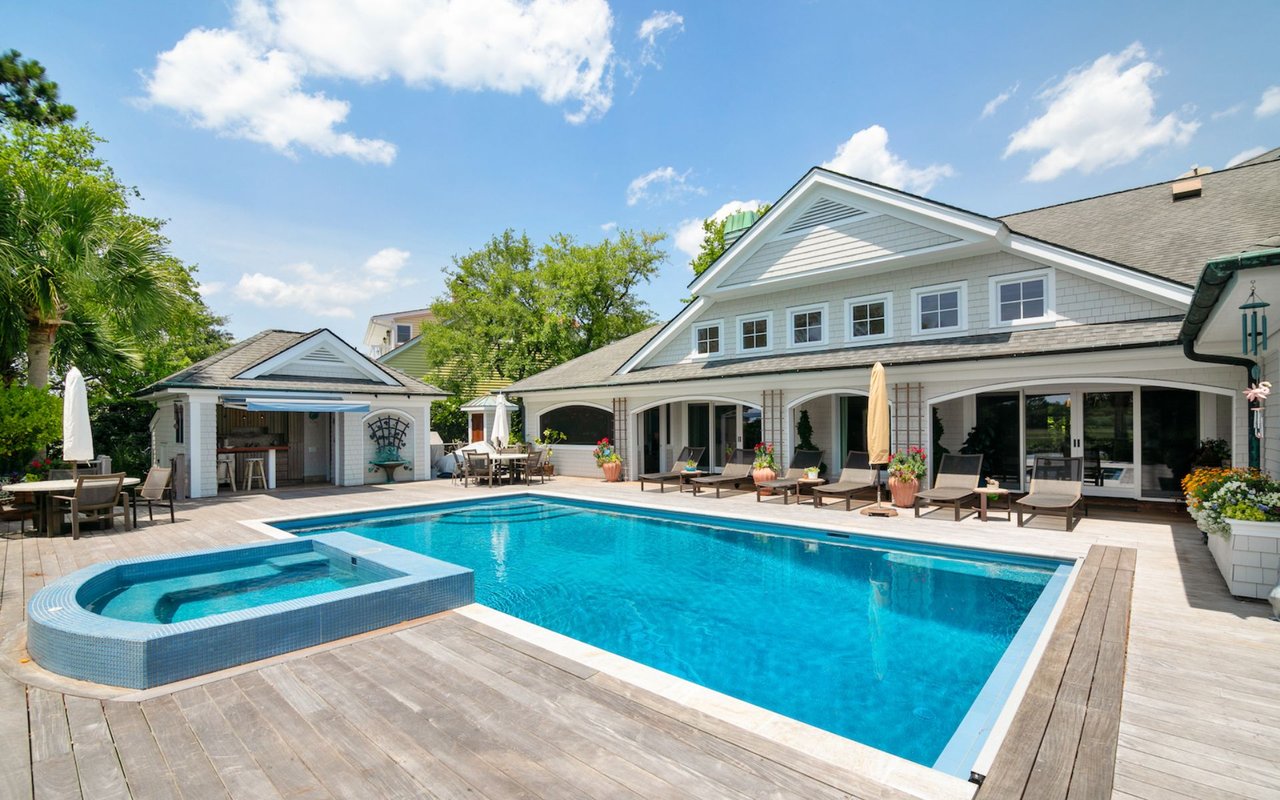 For Sale – Homes with Four Bedrooms
