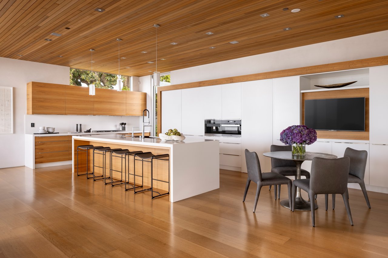 Iconic Modern Estate