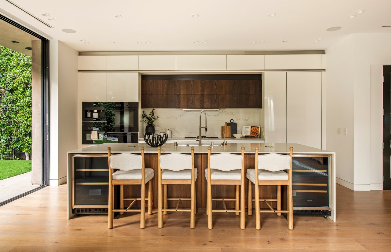 1845 Coldwater Canyon Dr