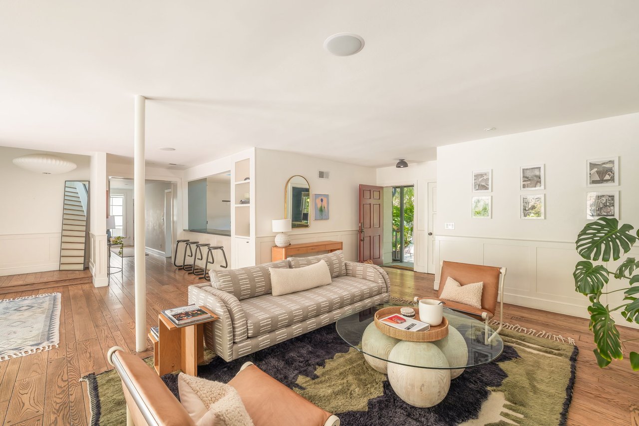 2015 Nichols Canyon Rd