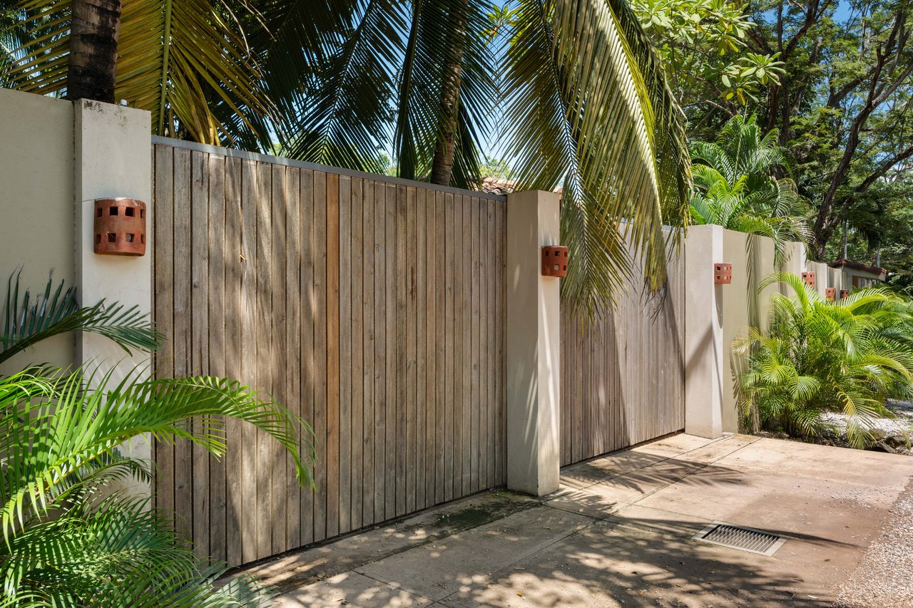 Casa El Coco | Modern Beach Retreat Steps from the Sand in Palm Beach Estates