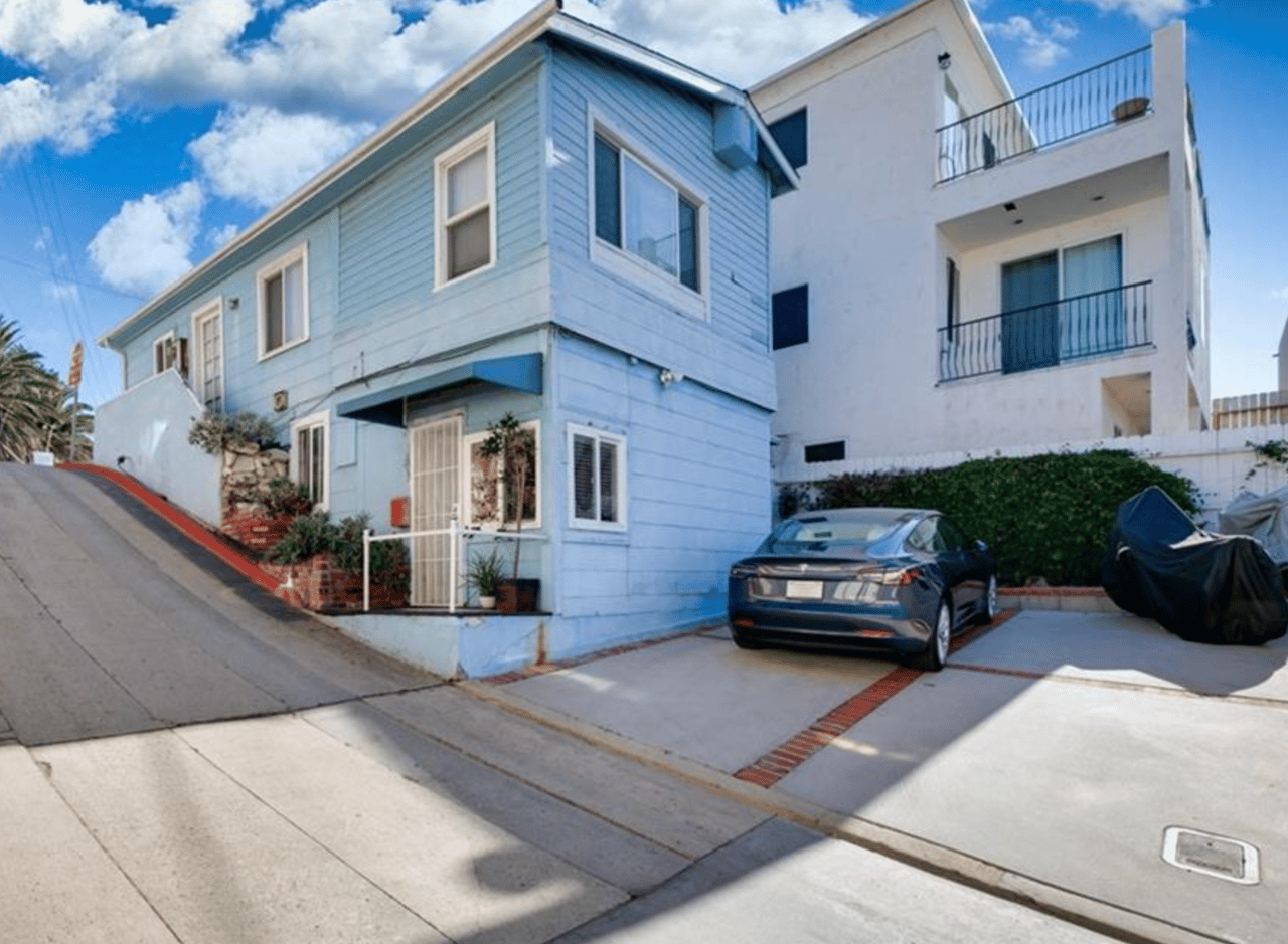 38069 Crest Dr, Manhattan Beach