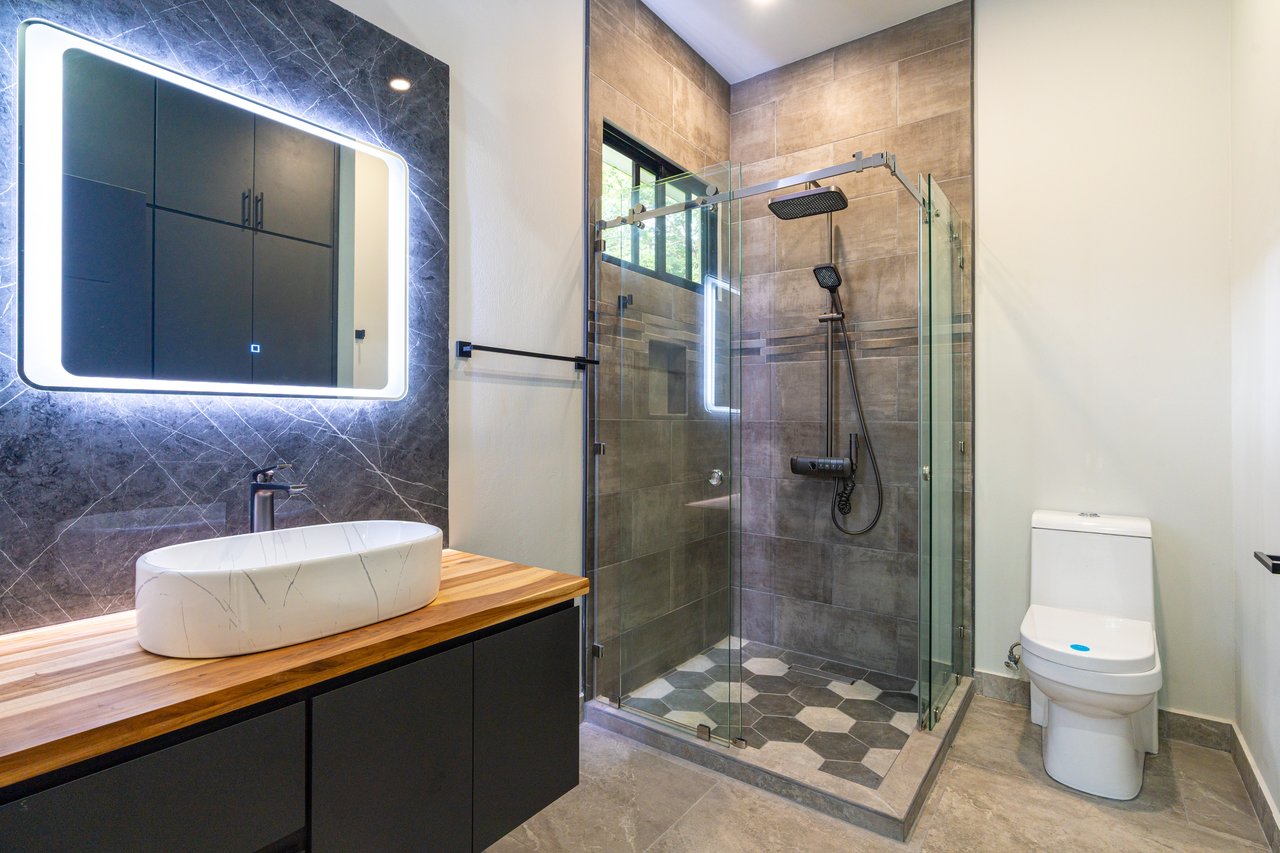 Tres Rios Waterfall House – Nature, Comfort & Elegance Combined, Brand New Construction with Warranty!