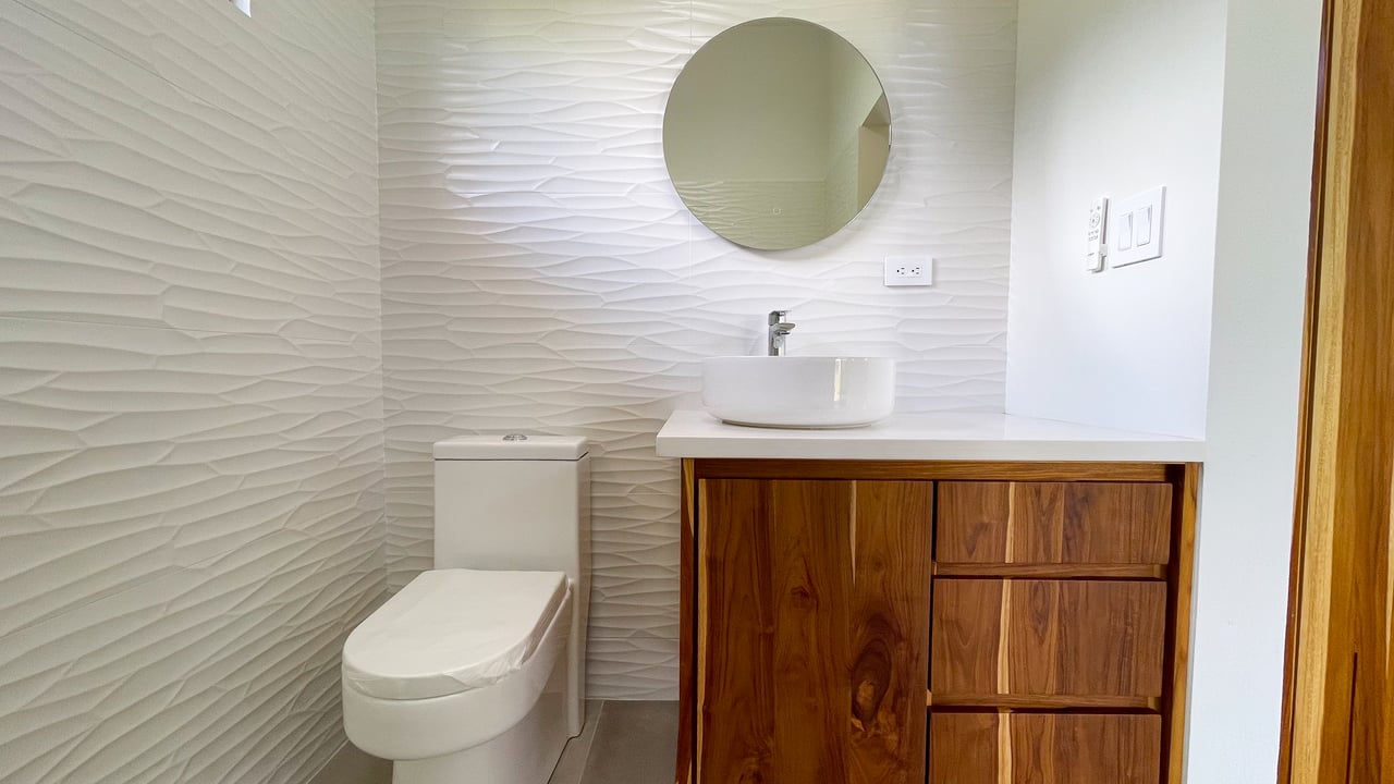 Exquisite Modern Retreat with Ocean and Mountain Views in Ojochal, Costa Rica