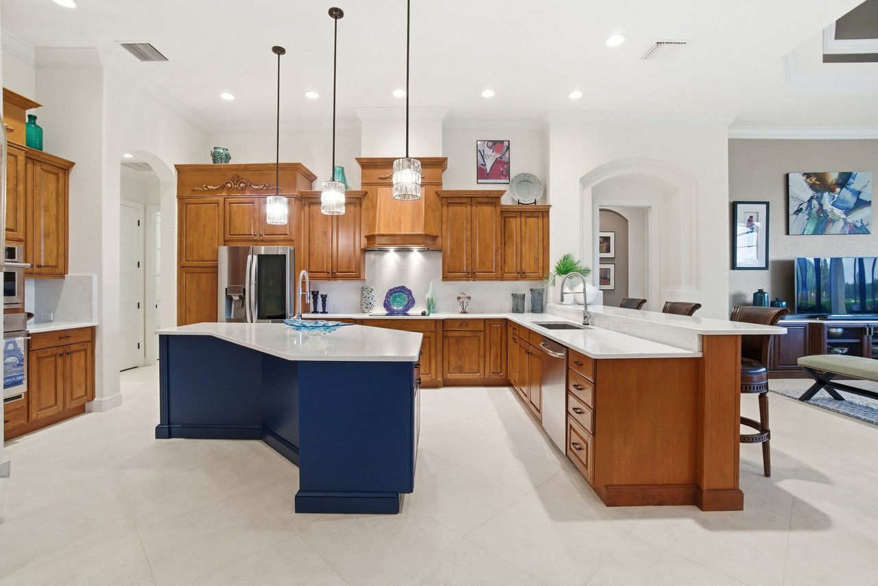 6891 Lakewood Isle DR