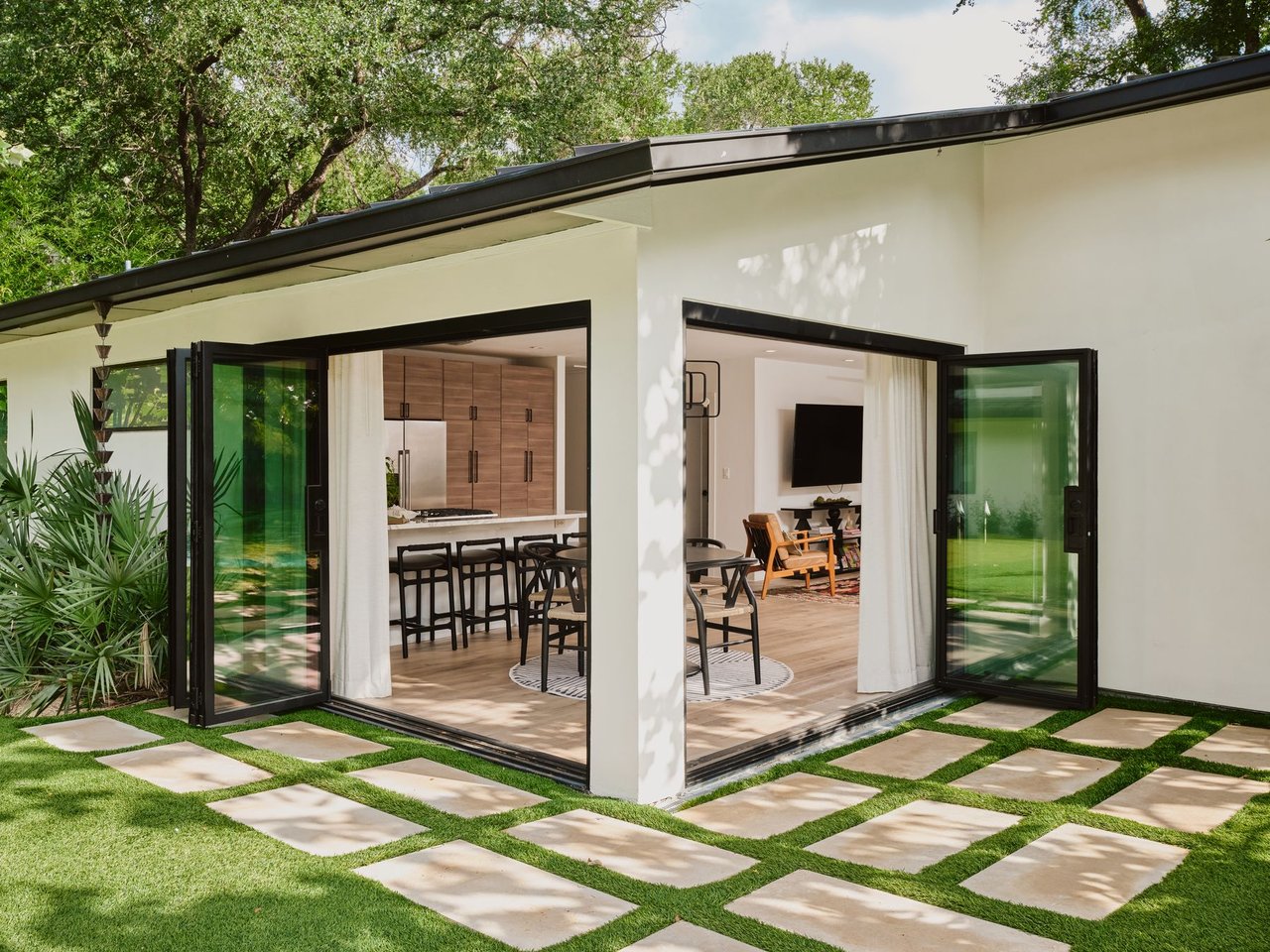 The Tarrytown Enclave | A Rare Compound in the Heart of Central Austin