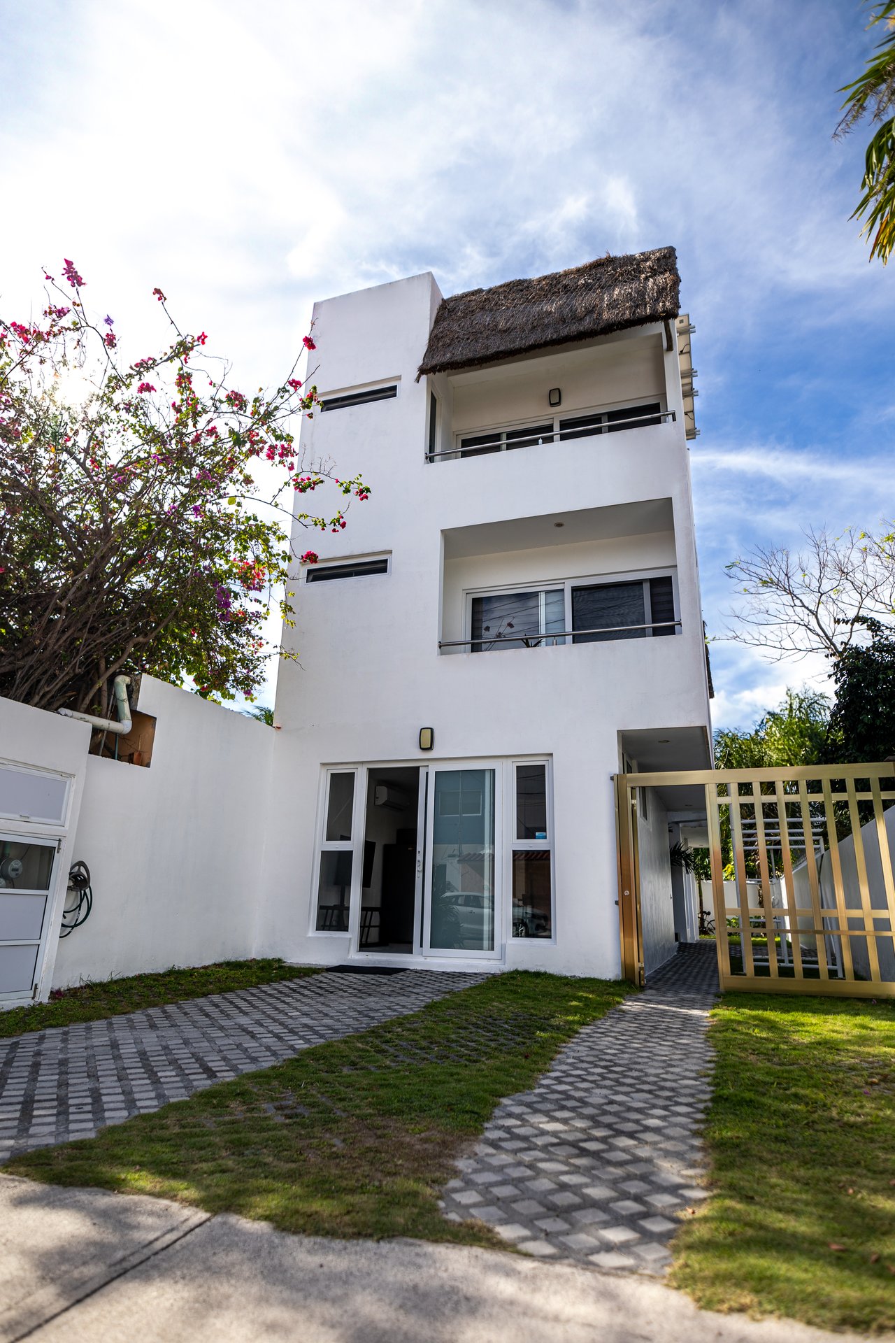 Puerto Morelos Apartment Building