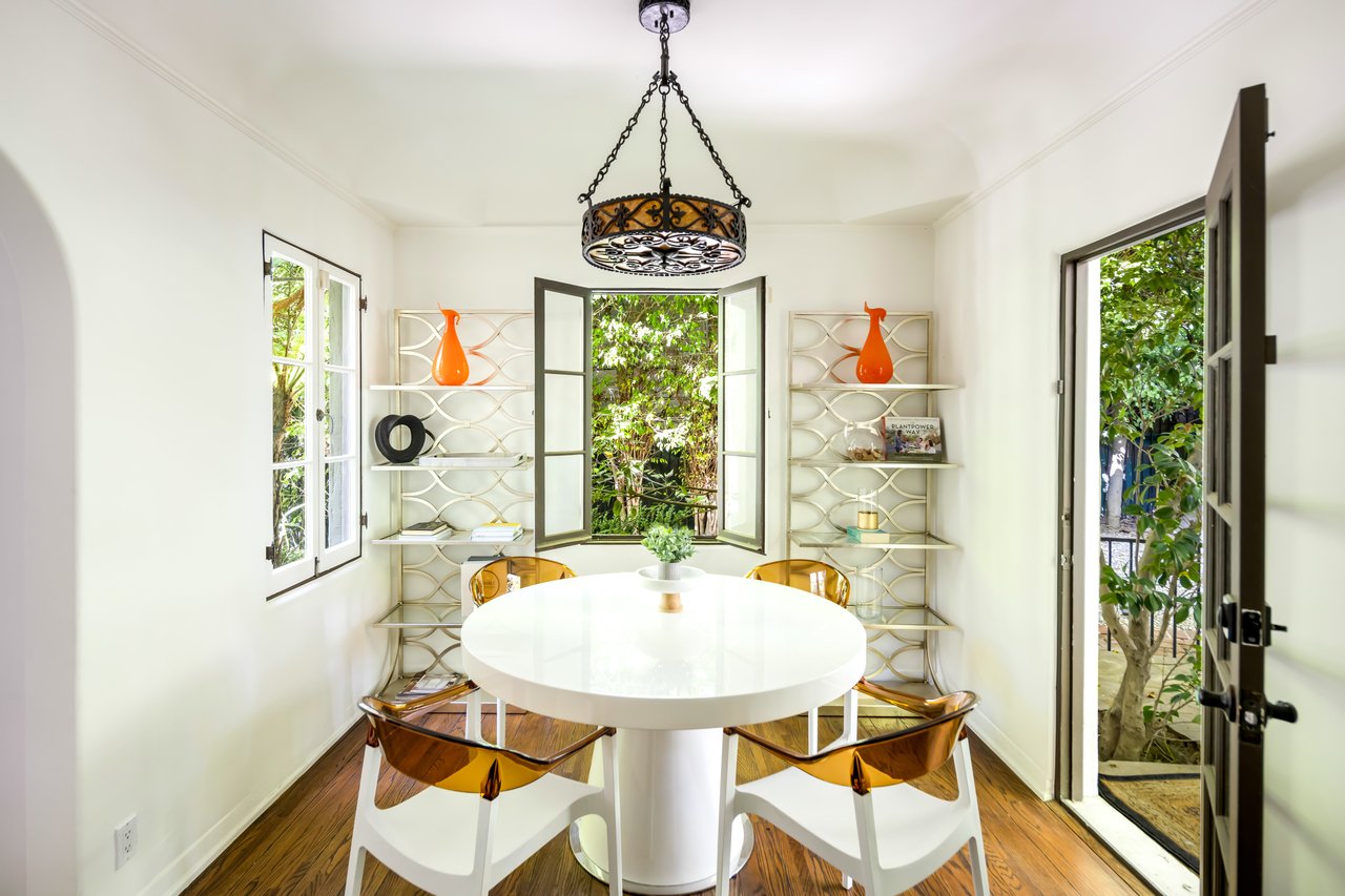 1135 Sunset Vale Ave, West Hollywood