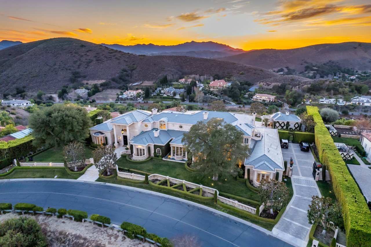 996 Vista Ridge Lane