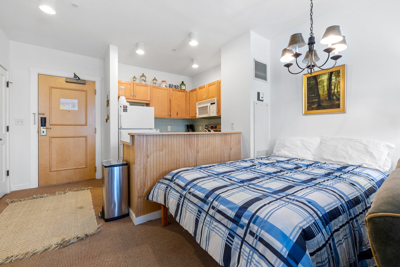 Convenient Long Trail House