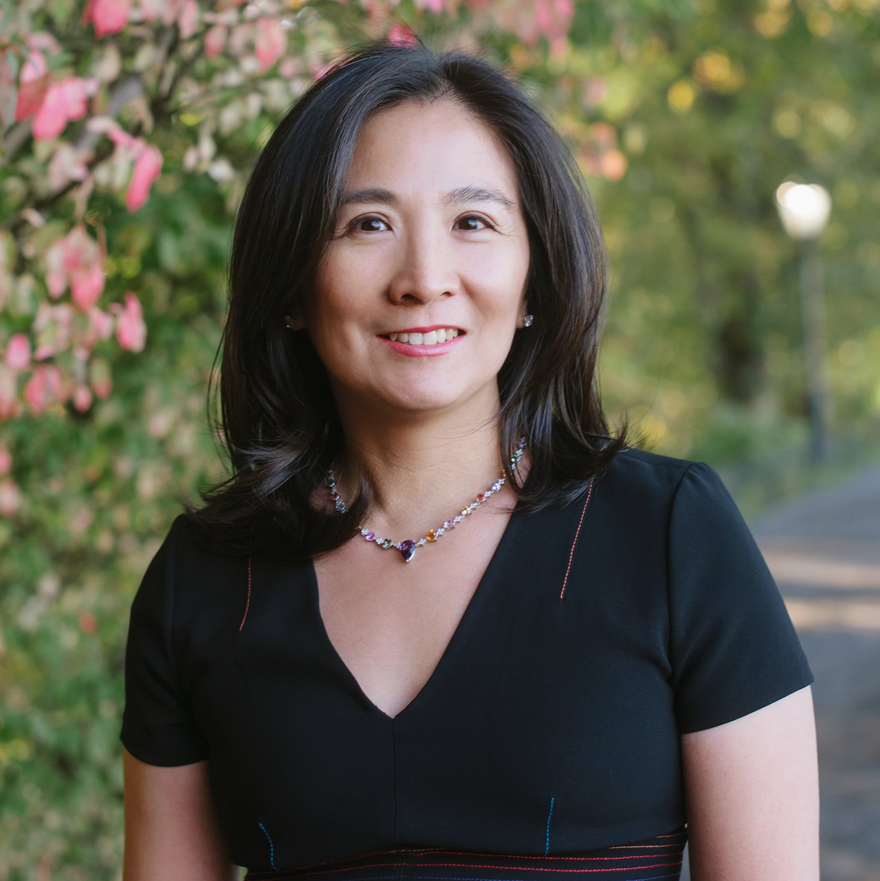 Liz Chiang New York, NY Real Estate Agent Headshot