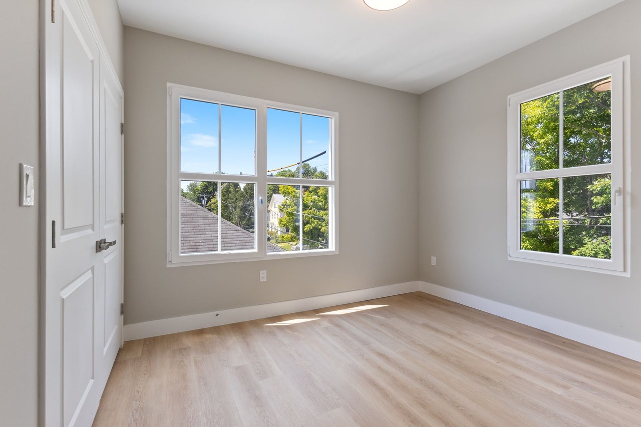 298 Main Street, 3E