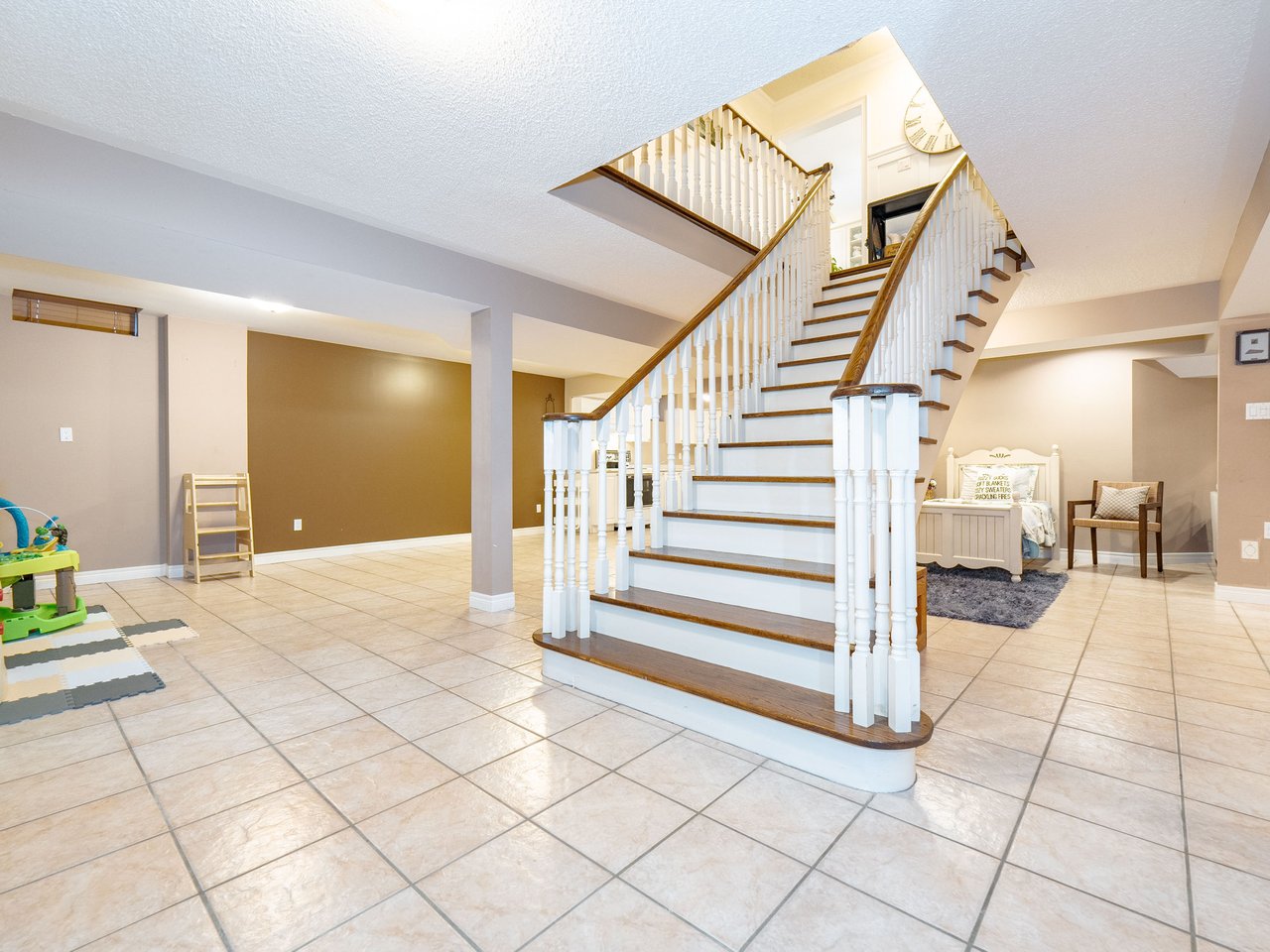 43 Summitcrest Drive