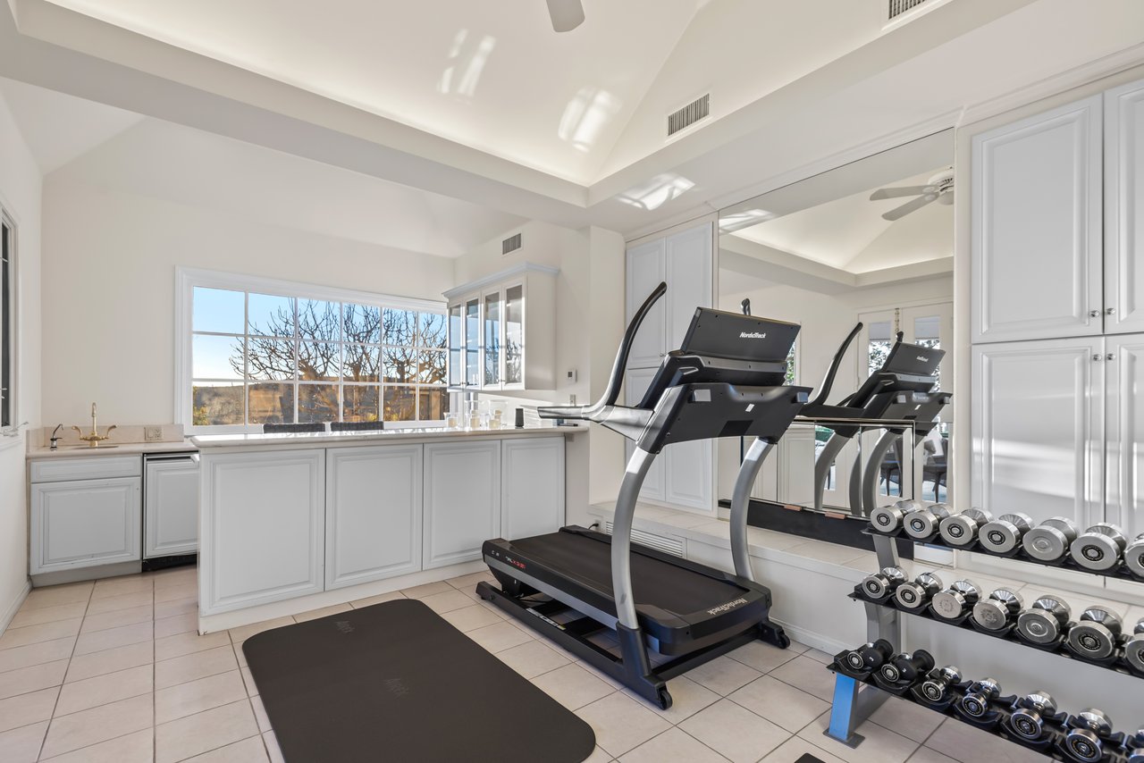 996 Vista Ridge Lane