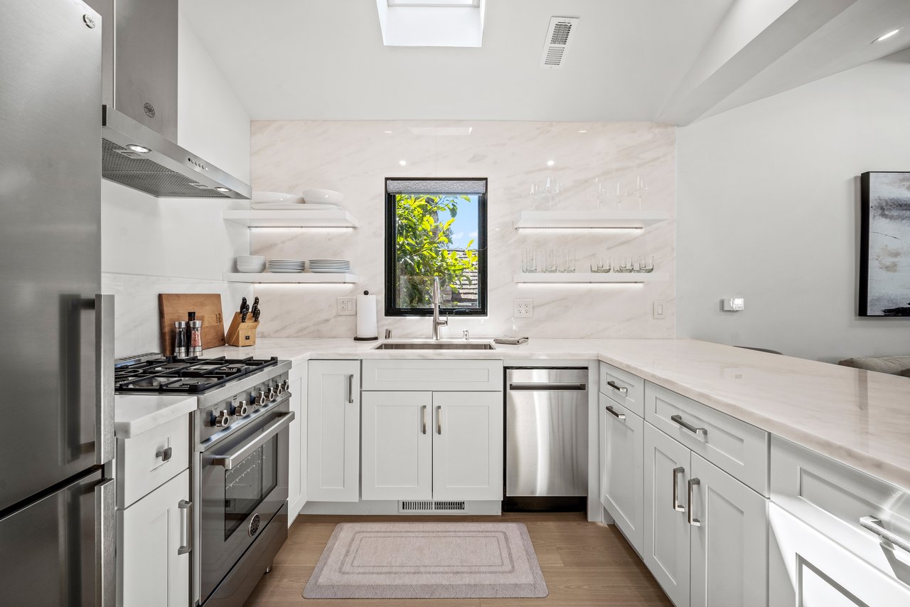 The Gosling - Downtown Carmel Getaway