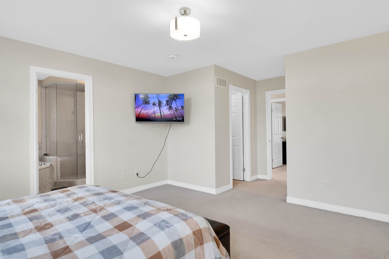 73 Medici Lane Unit: 5
