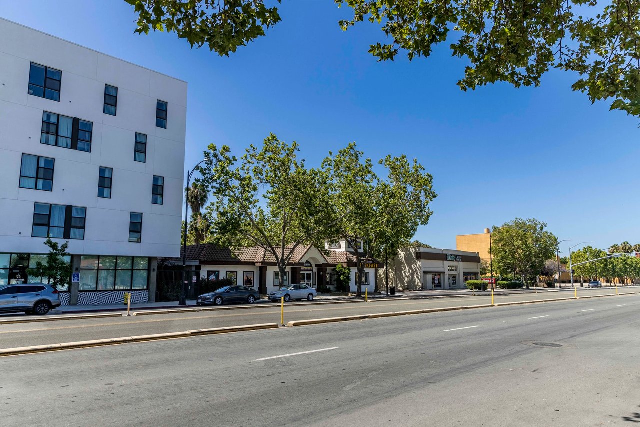 1820 Alum Rock Ave