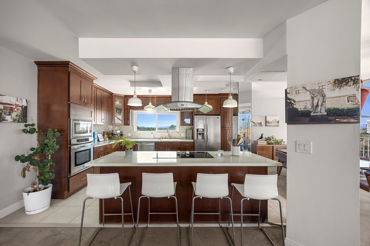 MIDCENTURY MODERN PENTHOUSE WEST for Sale in Santa Ana