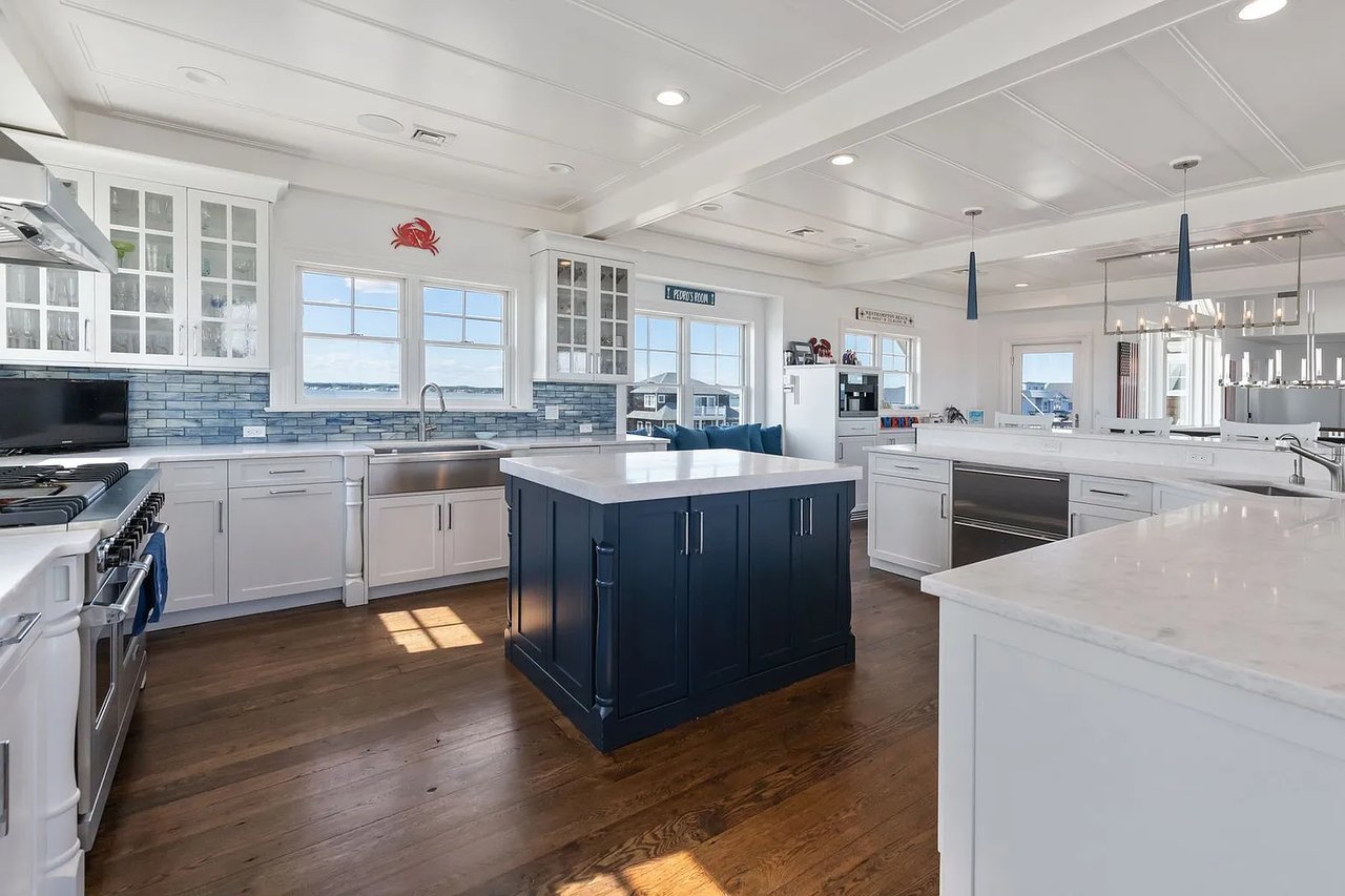 743 Dune Rd