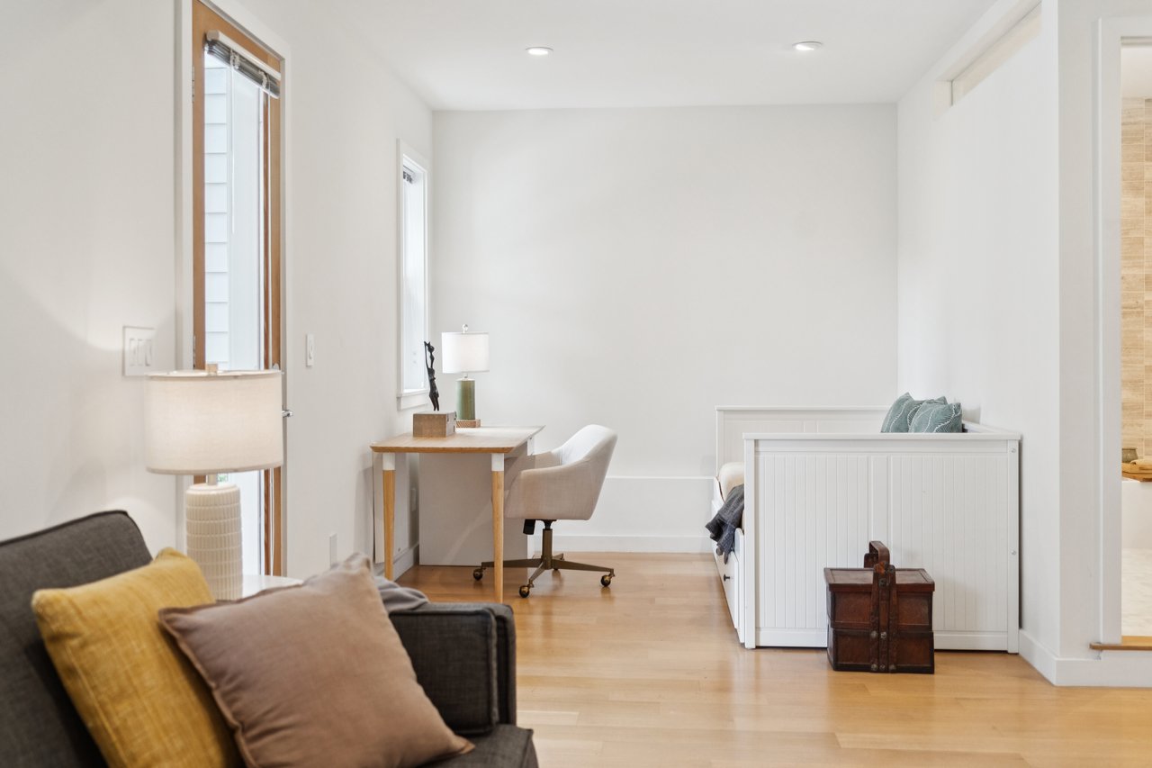 1515 Van Dyke Avenue