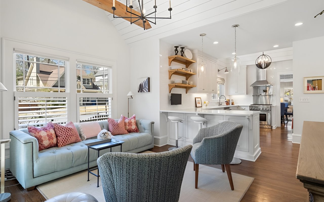 1 Arc Way NE, Atlanta, GA: A Modern Retreat in Historic Peachtree Park