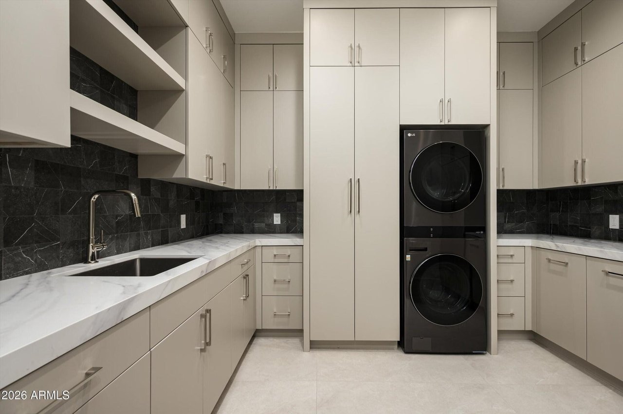 9245 E RIMROCK Drive