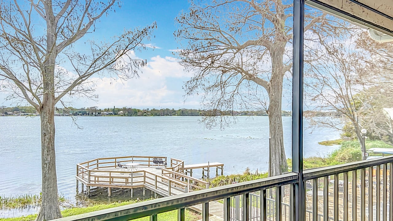 Luxury Lakefront Winter Park Condominium for Lease