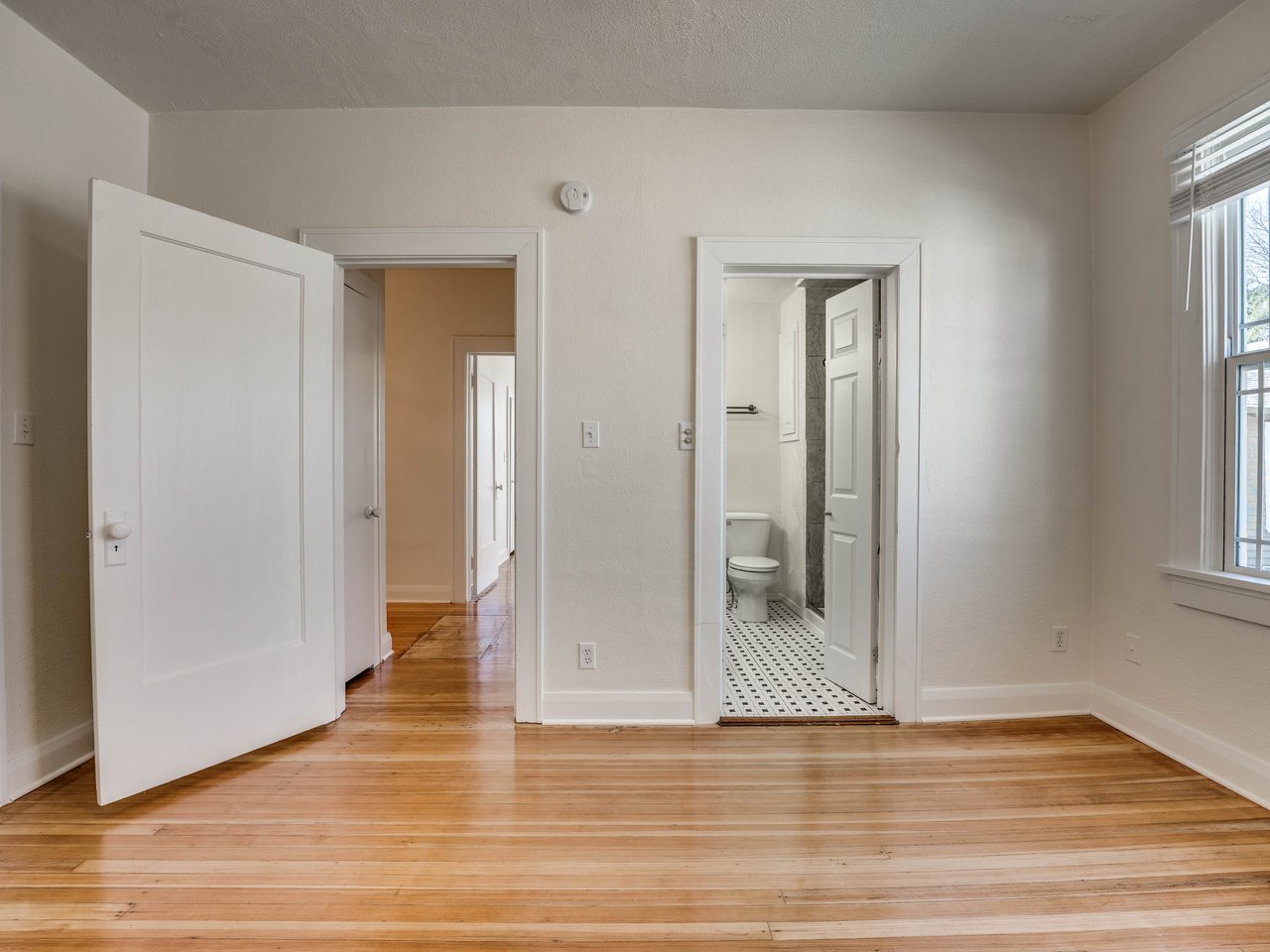 706 N Beard Ave