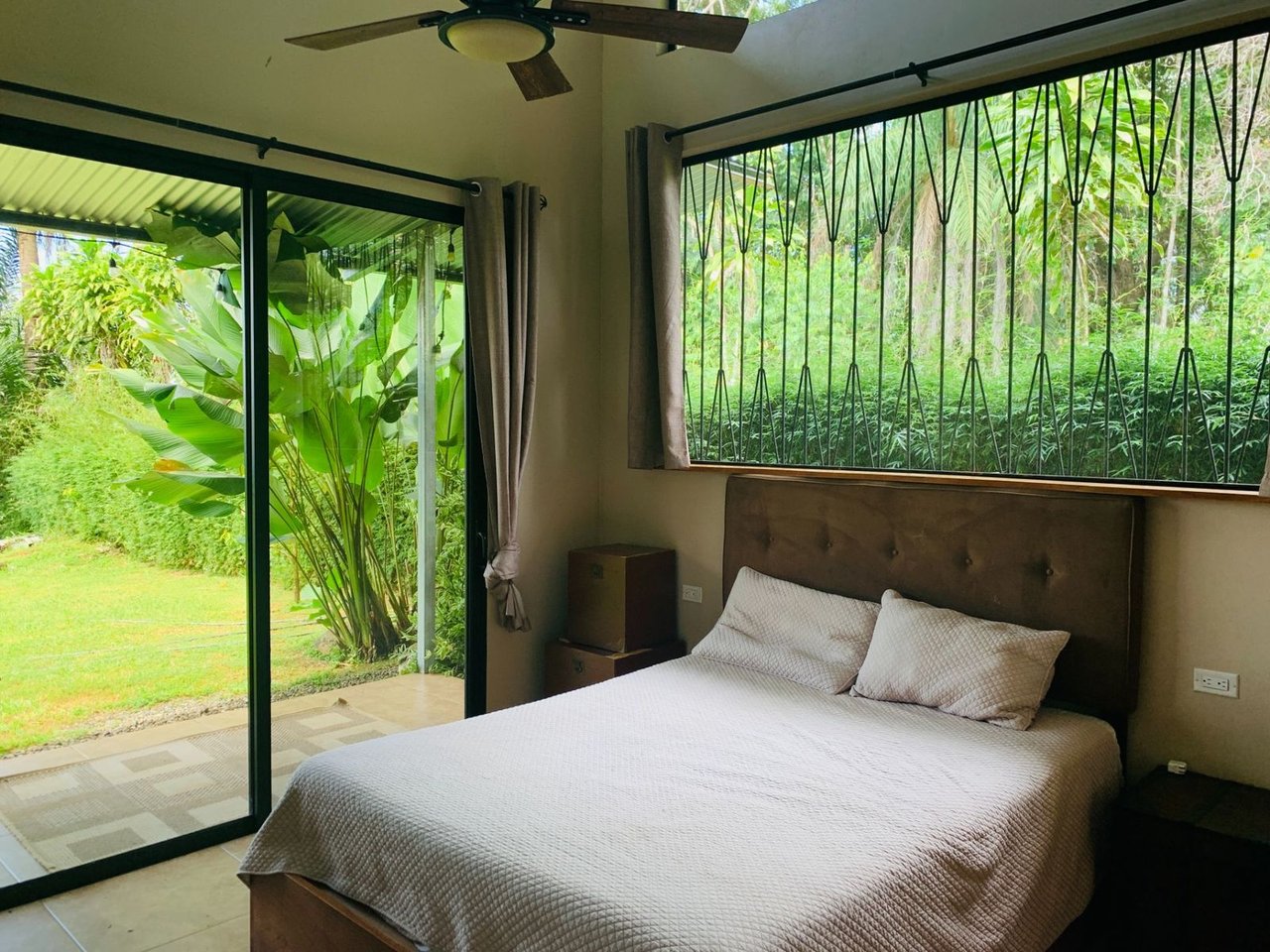 Ocean View Estate with Guest Cabins, Ojochal, Puntarenas