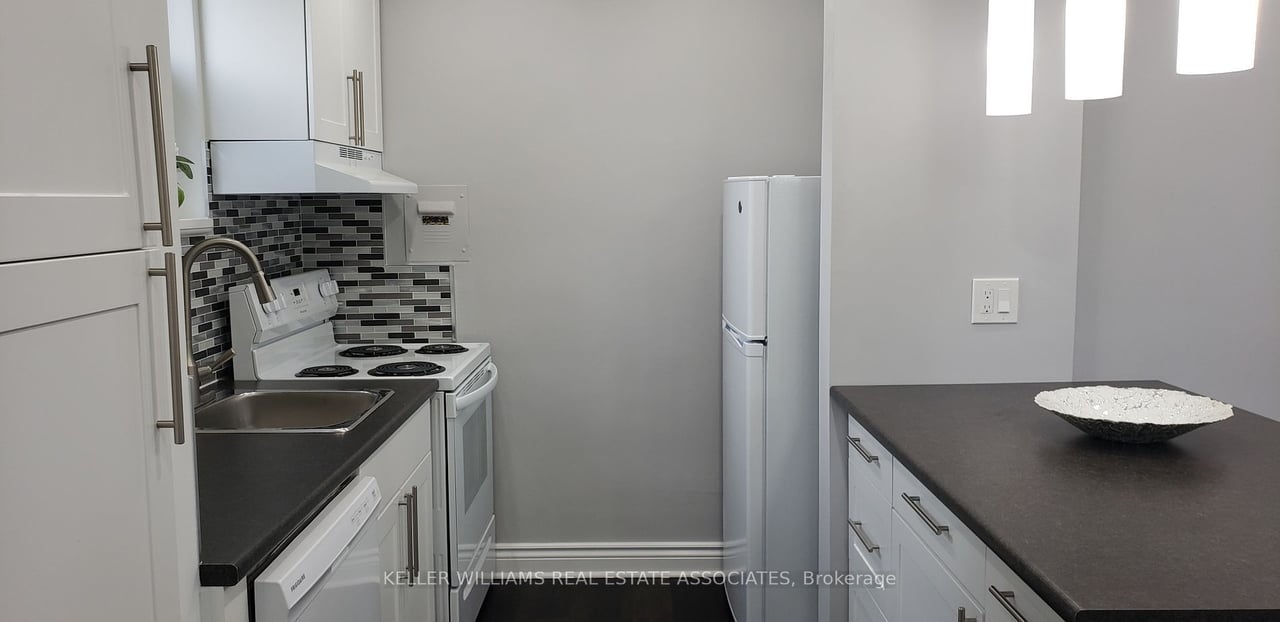 233 Lakeshore Rd E