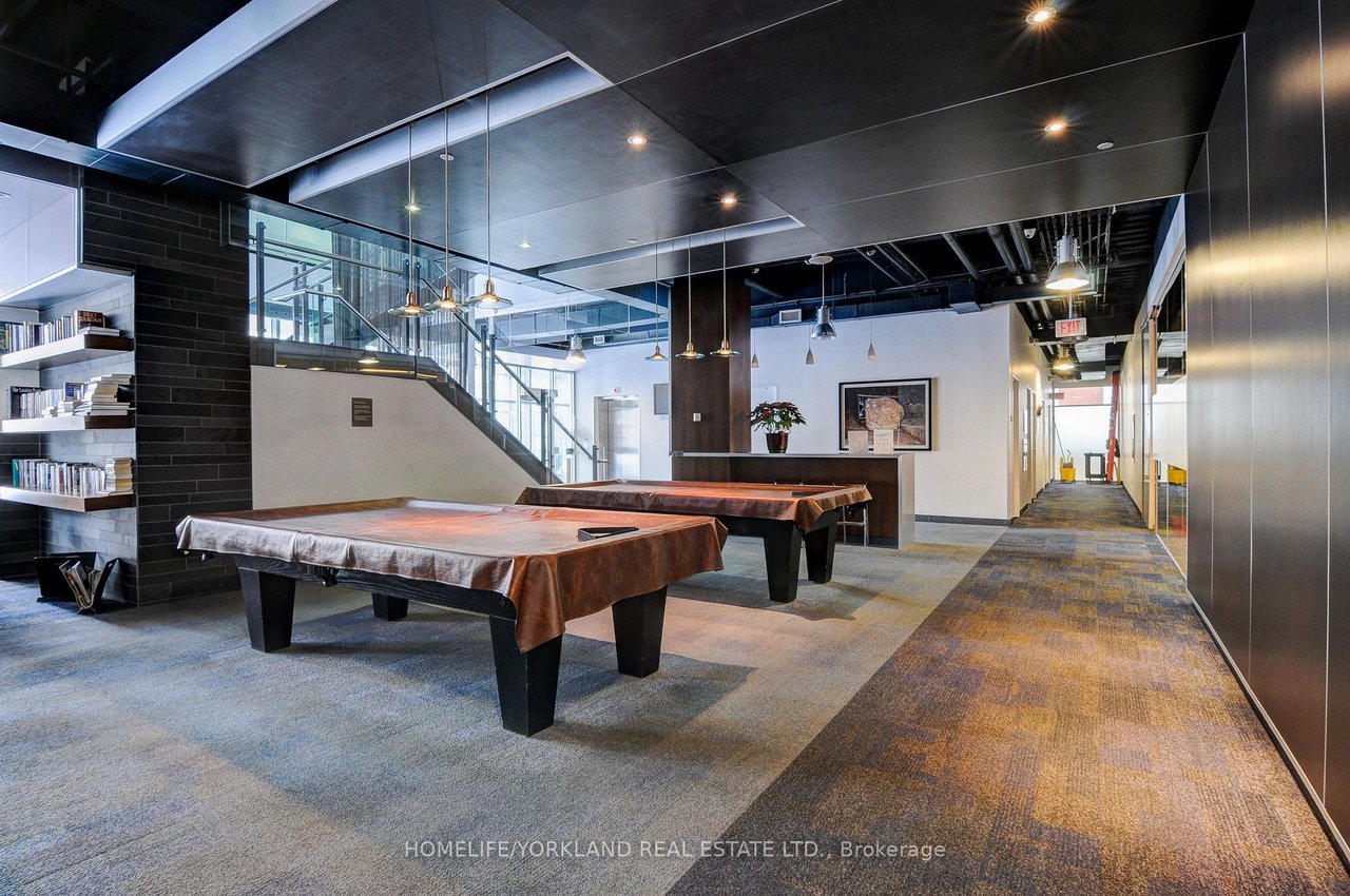 LUXURY DOWNTOWN LIVING