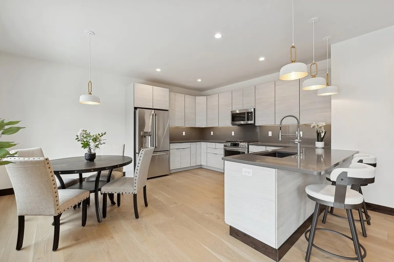 130 Karrow Ave Unit B