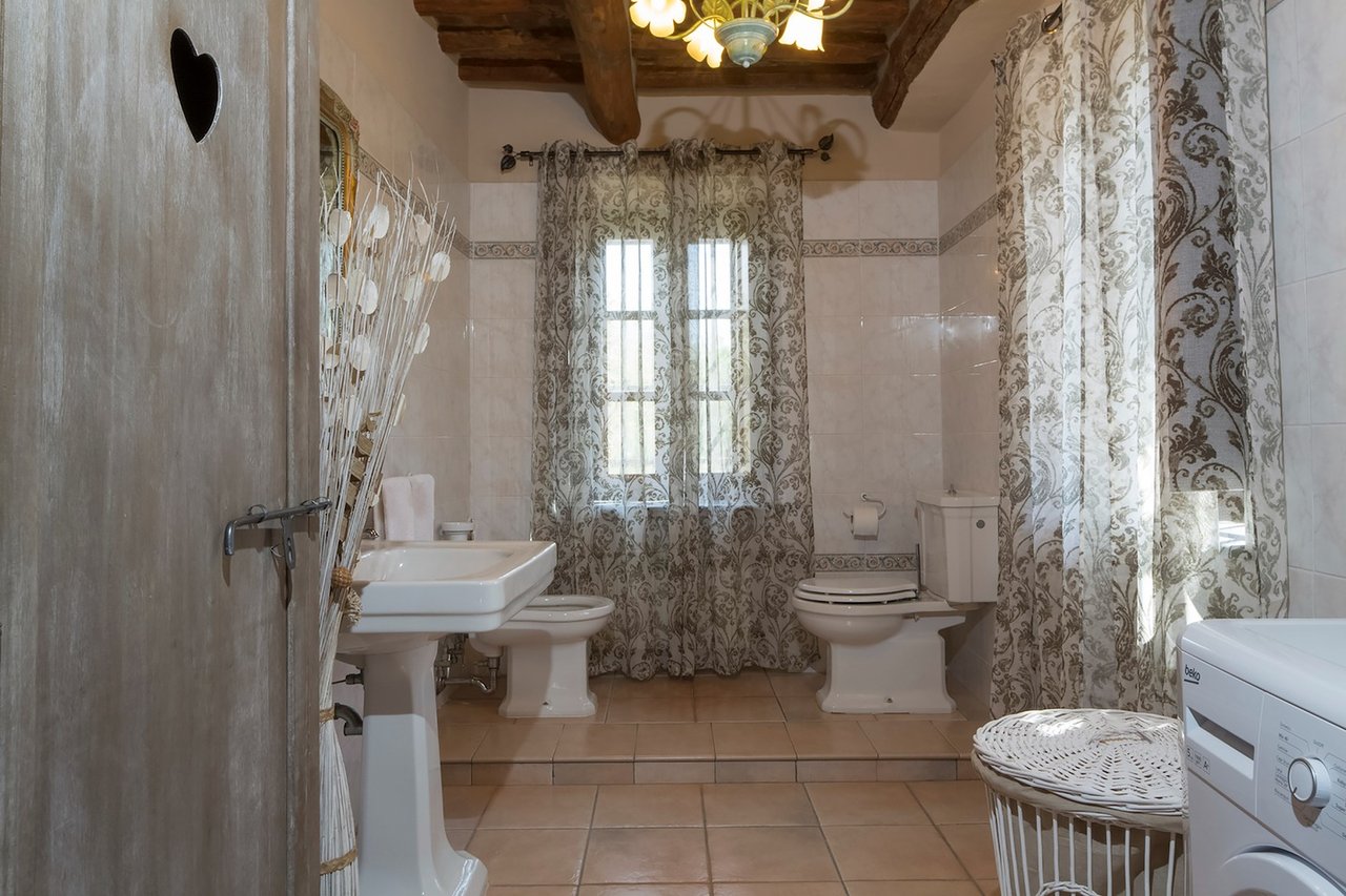 Marvelous Countryside Villa Outside of Lucca