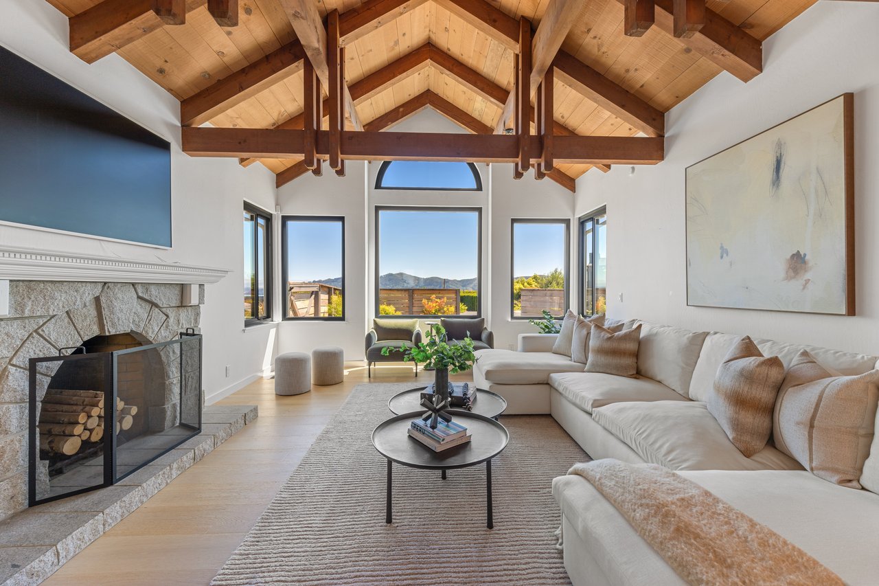 Stylish View Home on a Cul-De-Sac