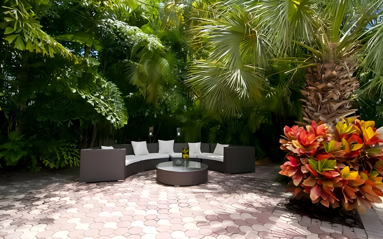 370 Woodcrest Rd – Luxurious Key Biscayne Home