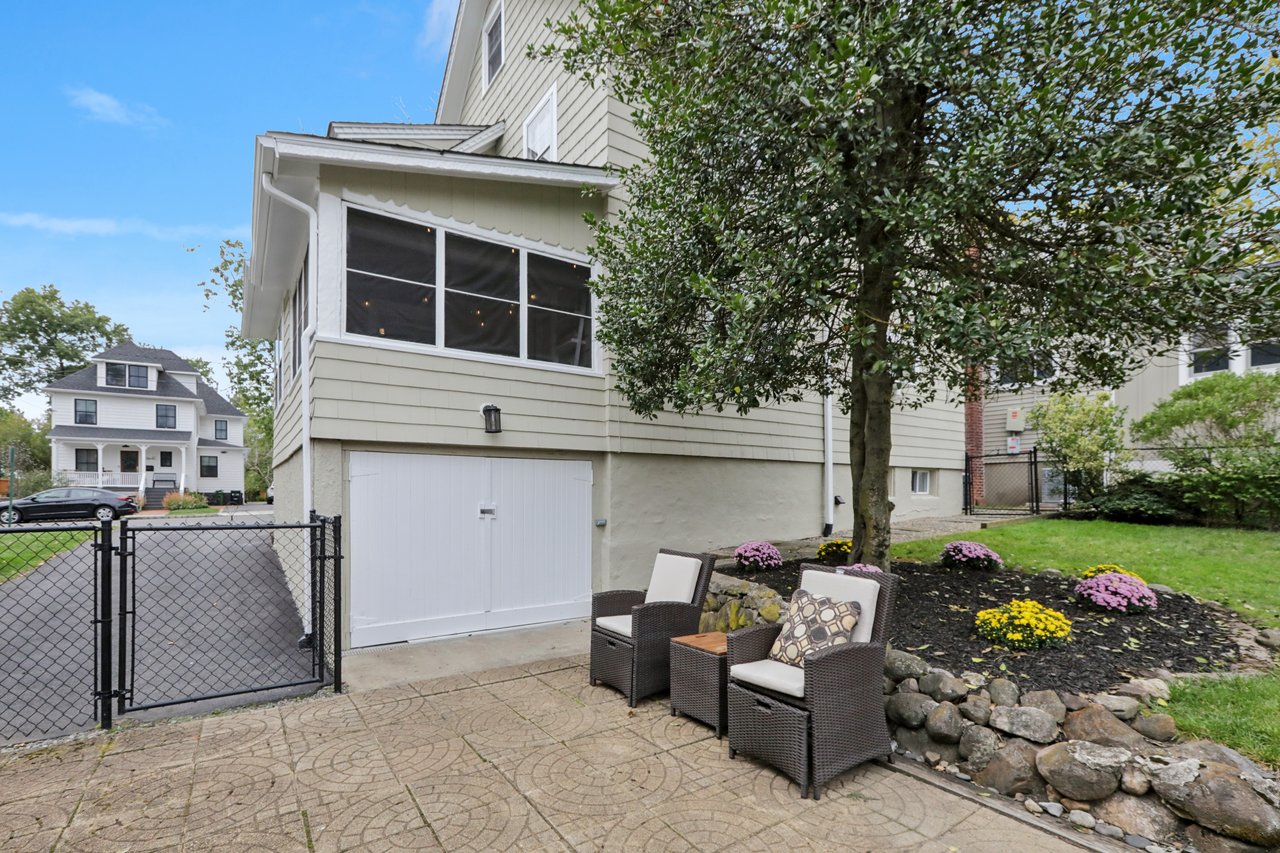 62 Hillside Ave