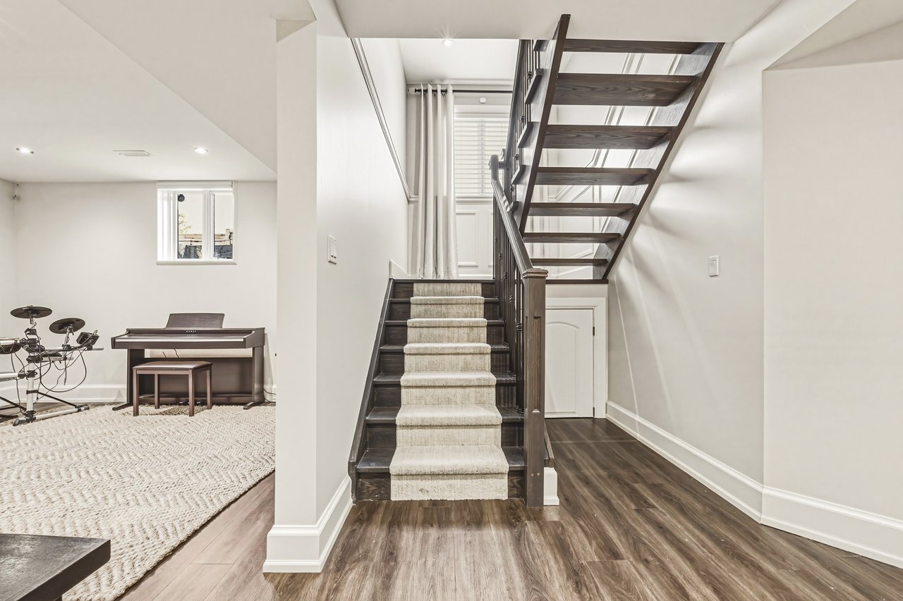 Custom South Aldershot Retreat