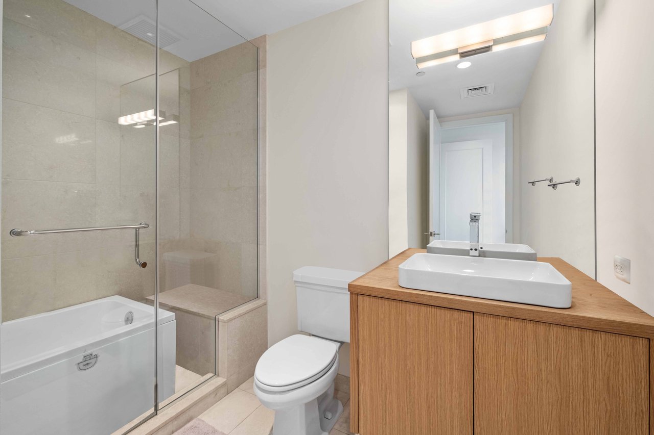 200 Congress Ave #18AE