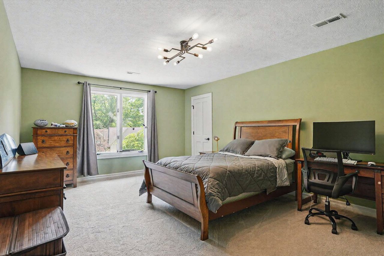 559 Normandy Ct