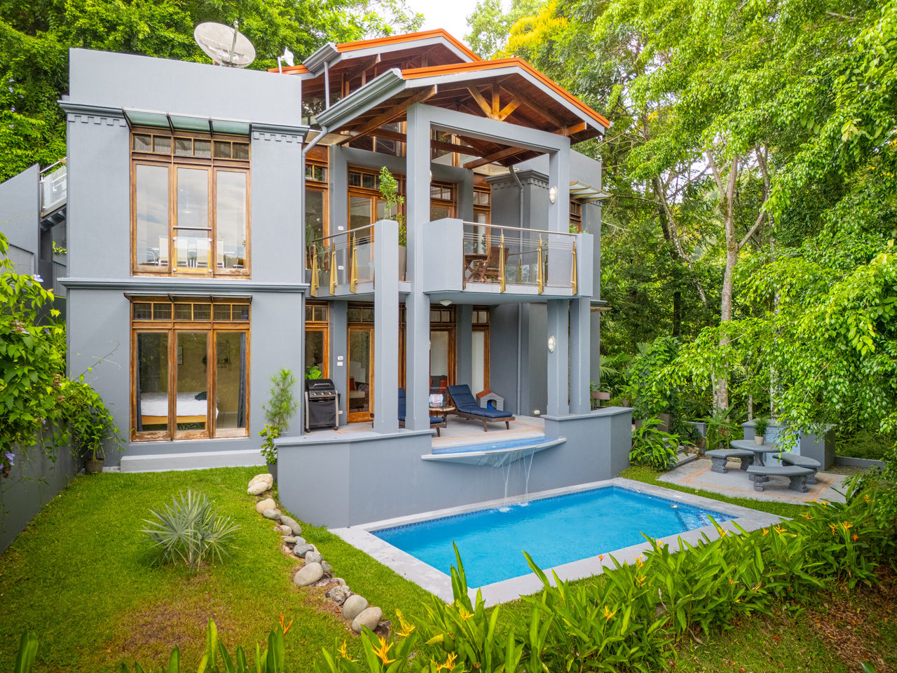 VILLA TURQUESA – ONE OF THE BEST DEALS ON THE COSTA BALLENA – 1.92 ACRES