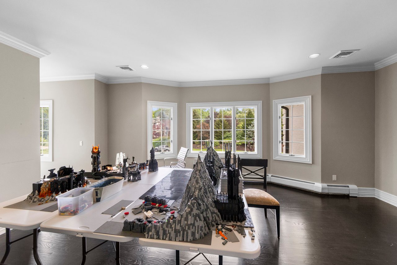 85 Sherwood Rd